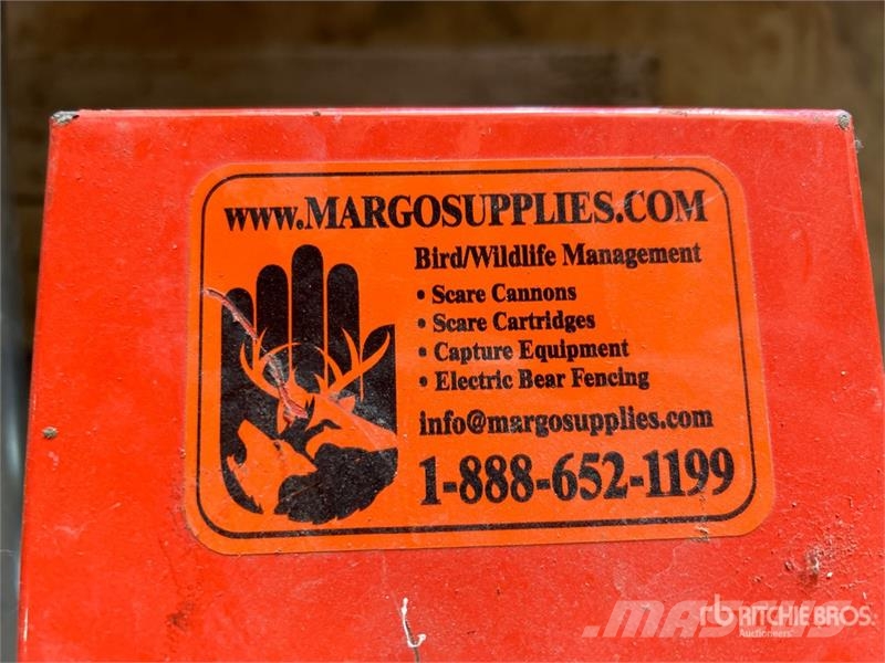  Quantity of (3) Propane Scare Cannons & PTO Shaft Kiti naudoti statybos komponentai