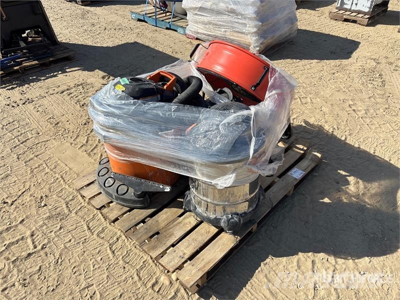 Quantity of (3) Rigid Shop Vacuum Cleaner Vysávače
