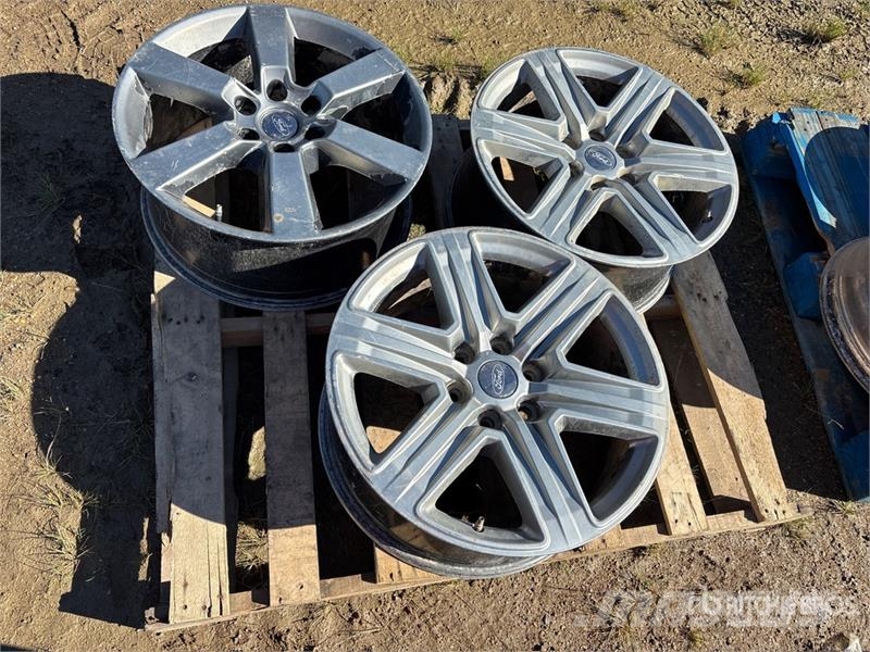 Quantity of (3) Rims Andre komponenter