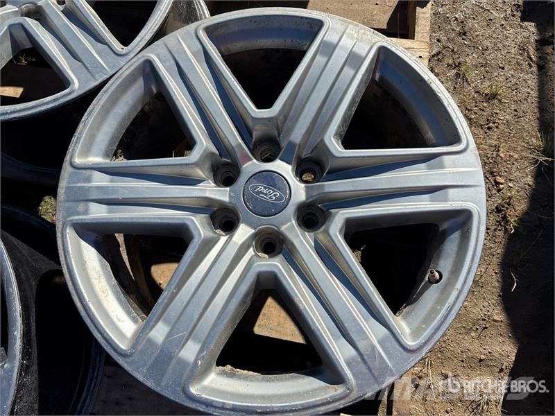 Quantity of (3) Rims Andre komponenter