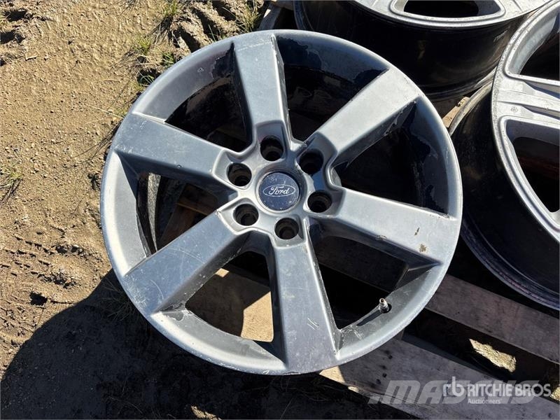 Quantity of (3) Rims Andre komponenter