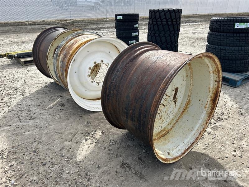  Quantity of (3) Rims - Fits Case Equipment Építőipar - Egyebek