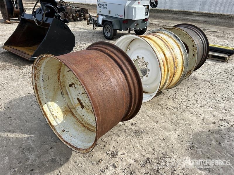  Quantity of (3) Rims - Fits Case Equipment Építőipar - Egyebek