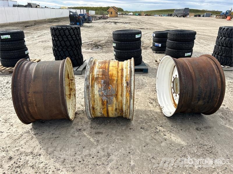  Quantity of (3) Rims - Fits Case Equipment Építőipar - Egyebek