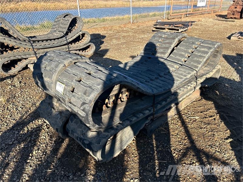  Quantity of (3) Sets of 17 in Skid Steer Tracks مكونات أخرى