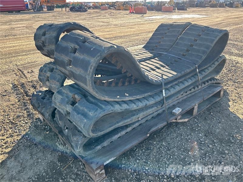  Quantity of (3) Sets of 17 in Skid Steer Tracks مكونات أخرى