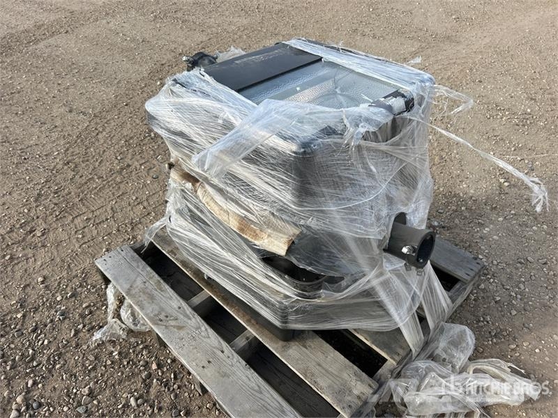 Quantity of (3) Shop Work Lights Sonstige Baumaschinen