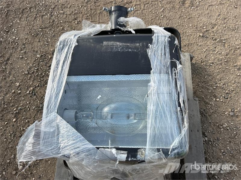 Quantity of (3) Shop Work Lights Sonstige Baumaschinen