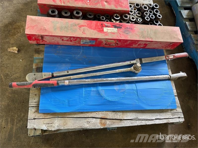 Quantity of (3) Snap On Torque Wrenches Andre komponenter