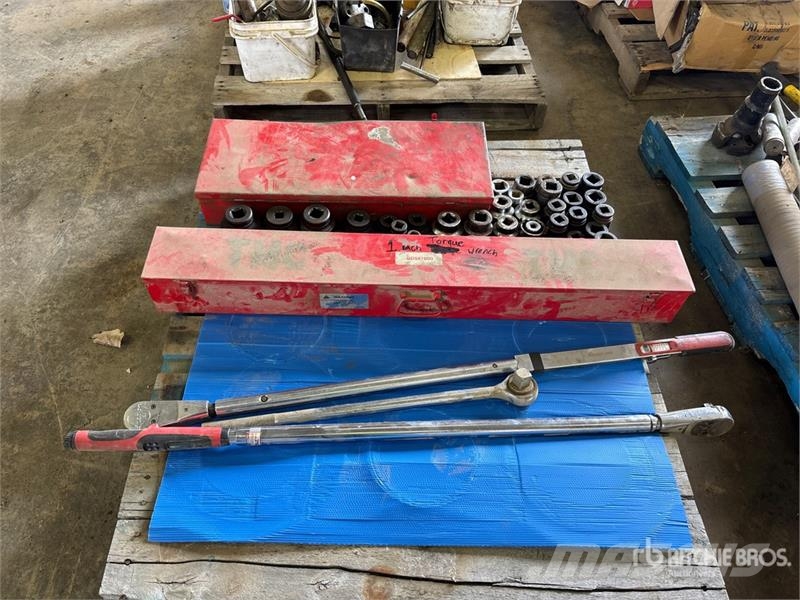 Quantity of (3) Snap On Torque Wrenches Andre komponenter