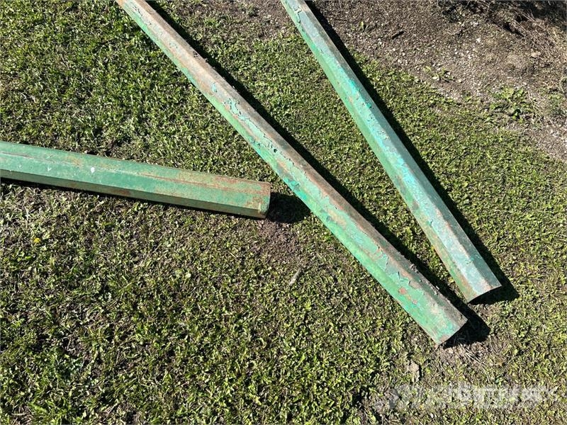  Quantity of (3) Steel Street Light Frames Kiti naudoti statybos komponentai