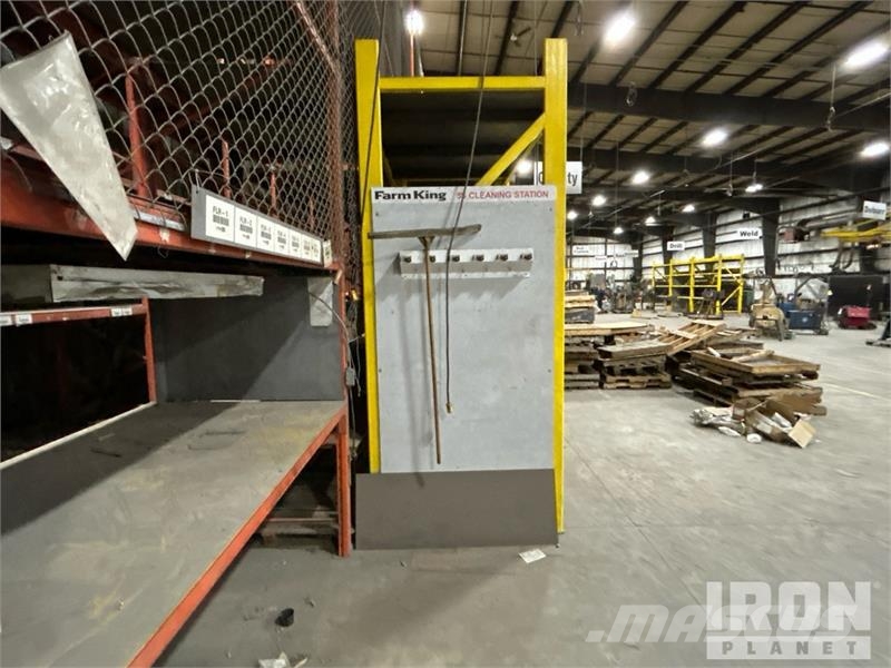 Quantity of (3) Steel Yellow Racking Kiti naudoti statybos komponentai