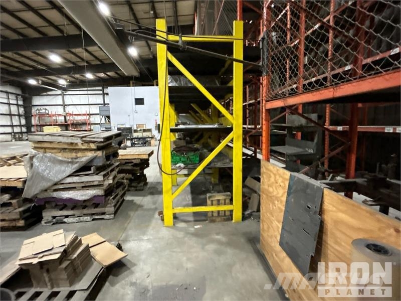 Quantity of (3) Steel Yellow Racking Kiti naudoti statybos komponentai