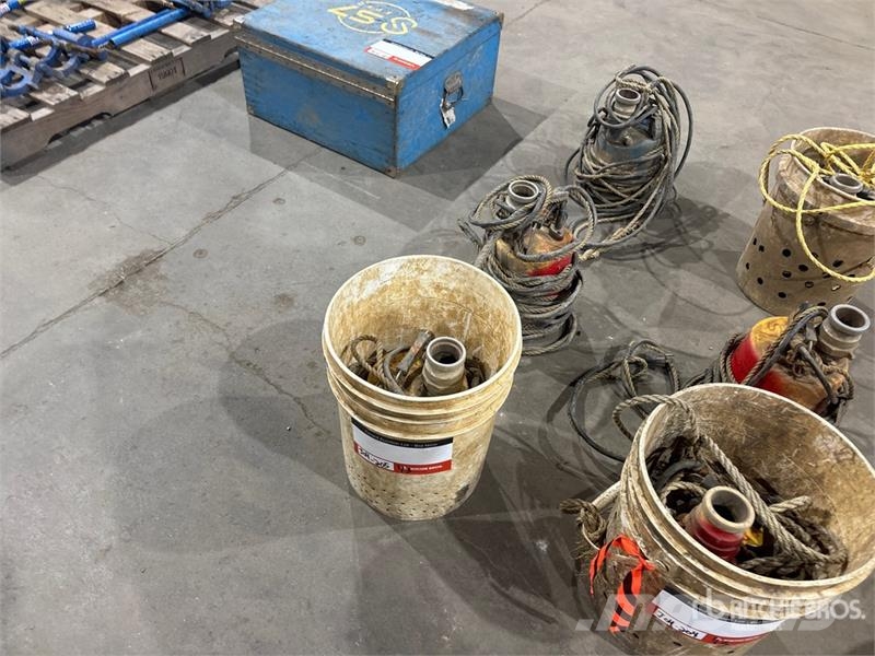Quantity of (3) Submersible Water Pump Drugi deli