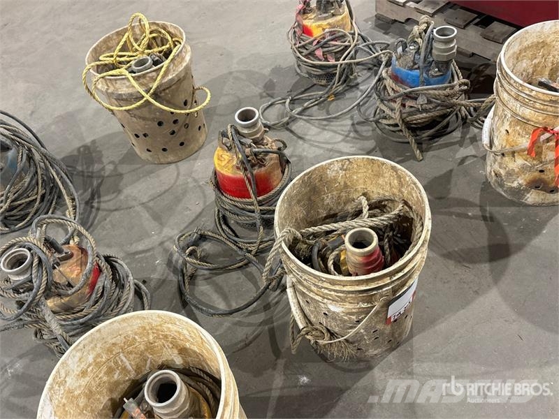  Quantity of (3) Submersible Water Pump Drugi deli