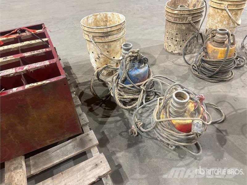 Quantity of (3) Submersible Water Pump Drugi deli