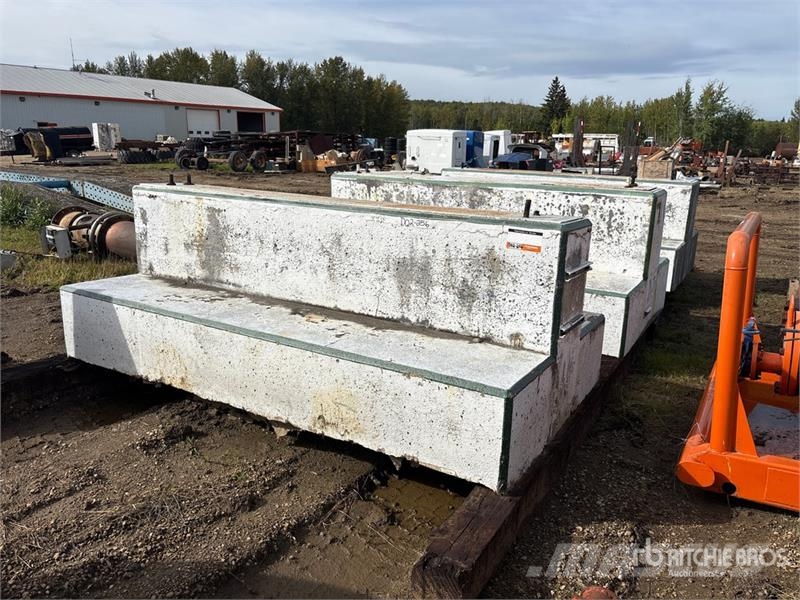 Quantity of (3) T-Shaped Concrete Bases Barrier Ďalšie komponenty
