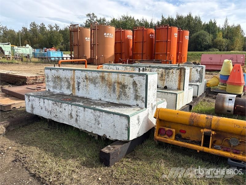 Quantity of (3) T-Shaped Concrete Bases Barrier Ďalšie komponenty