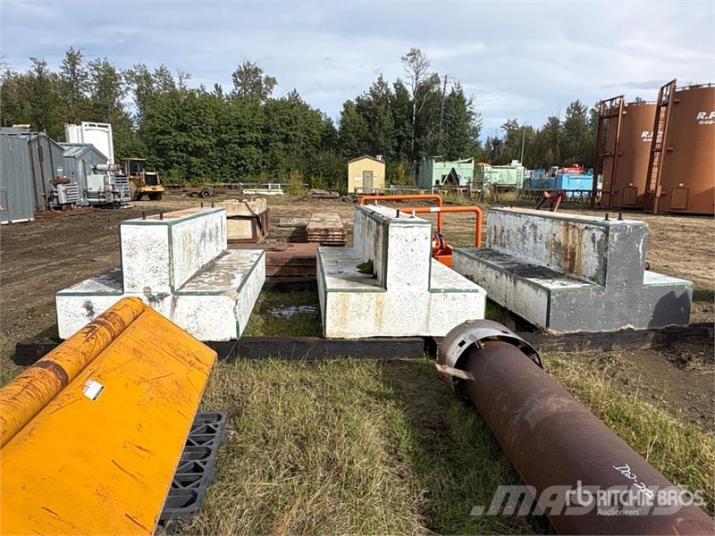 Quantity of (3) T-Shaped Concrete Bases Barrier Ďalšie komponenty