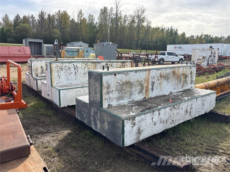 Quantity of (3) T-Shaped Concrete Bases Barrier Ďalšie komponenty