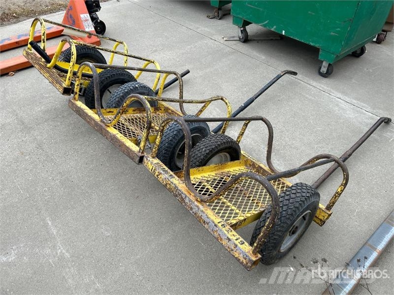  Quantity of (3) Tank Carts Drugi deli