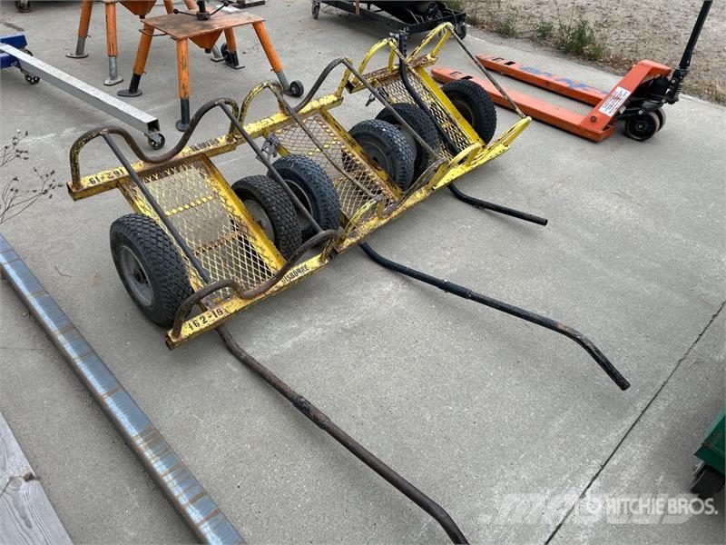  Quantity of (3) Tank Carts Drugi deli