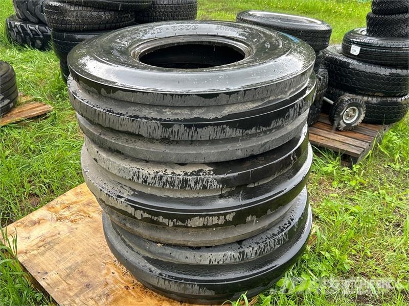 Quantity of (3) TF - 9090 11.00 - 16 Tires Opony, koła i felgi