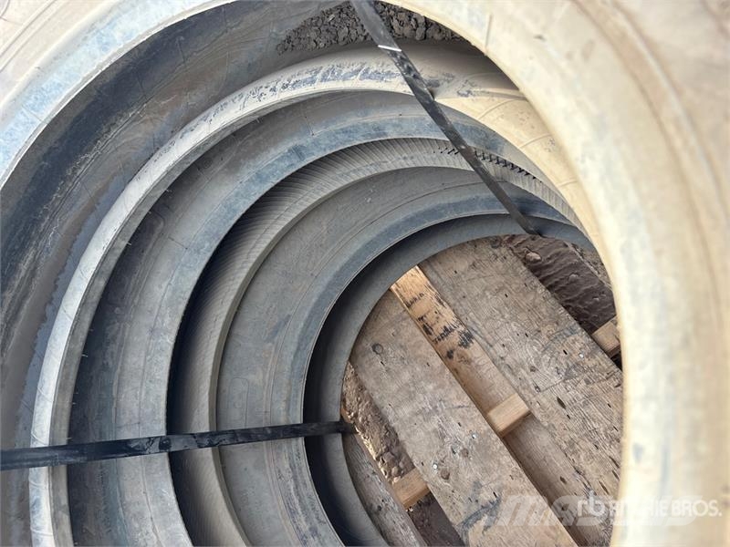 Quantity of (3) Tires Tyres, wheels and rims