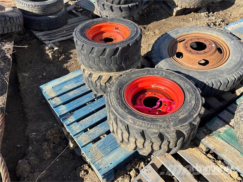 Quantity of (3) Tires Gume, točkovi i felne