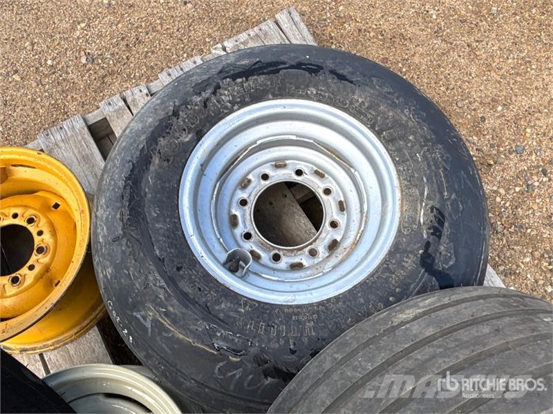 Quantity of (3) Tires Opony, koła i felgi