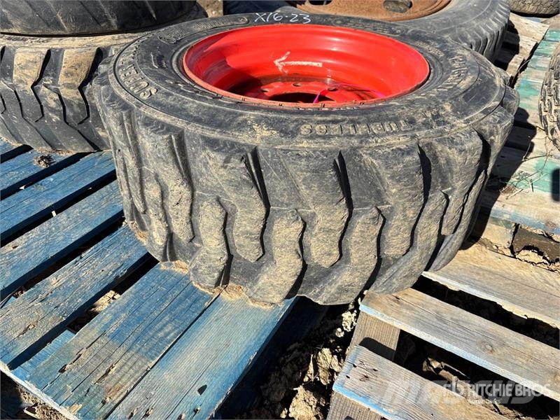 Quantity of (3) Tires Gume, točkovi i felne
