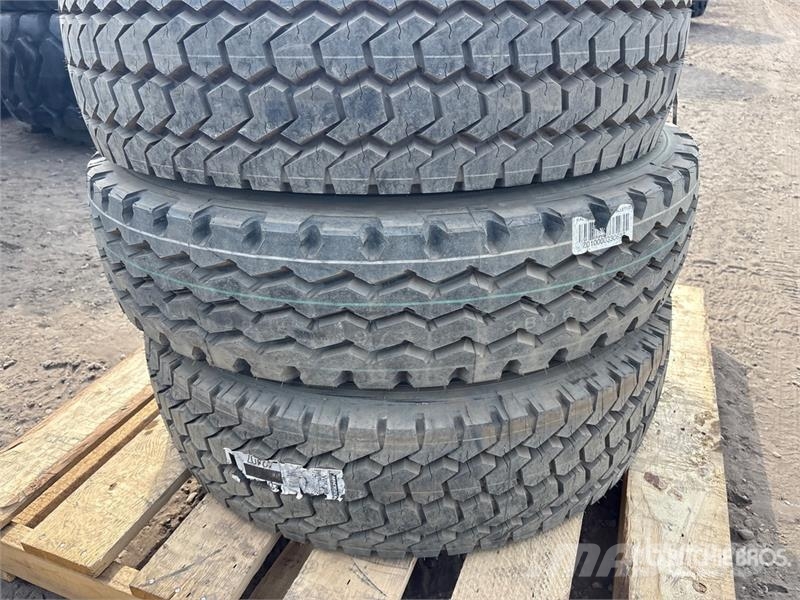 Quantity of (3) Tires Tyres, wheels and rims