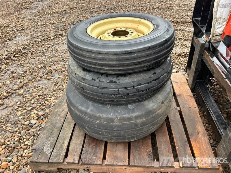 Quantity of (3) Tires Gume, kotači i naplatci