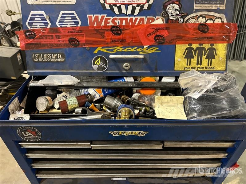  Quantity of (3) Tool Box معدات البناء - غير ذلك