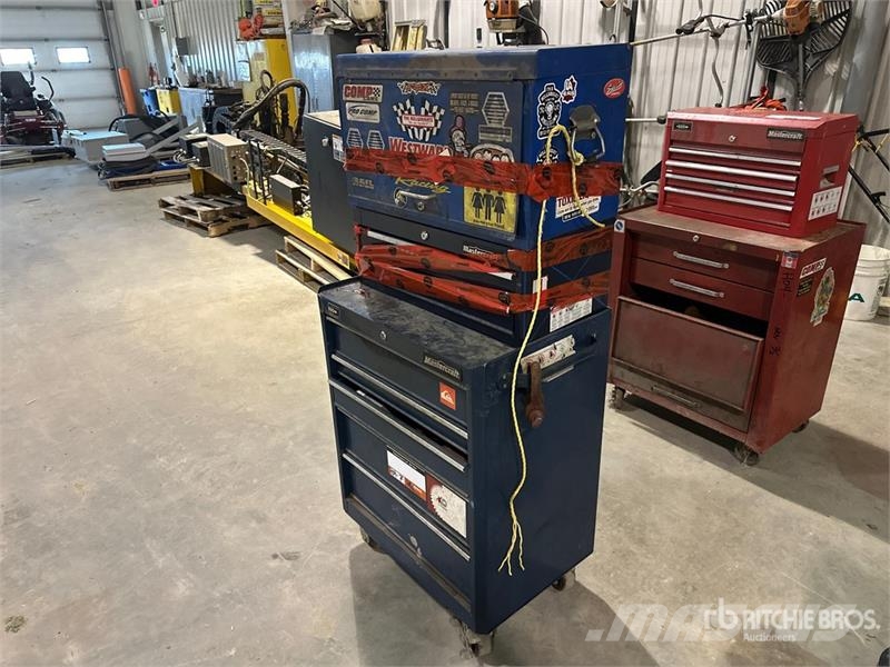 Quantity of (3) Tool Box معدات البناء - غير ذلك