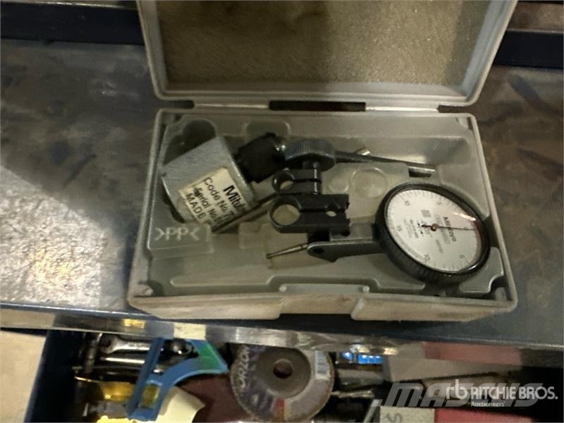  Quantity of (3) Tool Box معدات البناء - غير ذلك