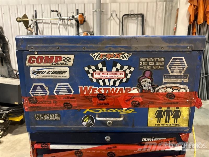  Quantity of (3) Tool Box معدات البناء - غير ذلك