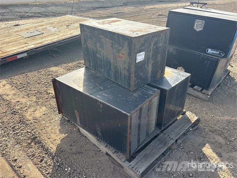 Quantity of (3) Truck Boxes Коммерческий транспорт - Другие