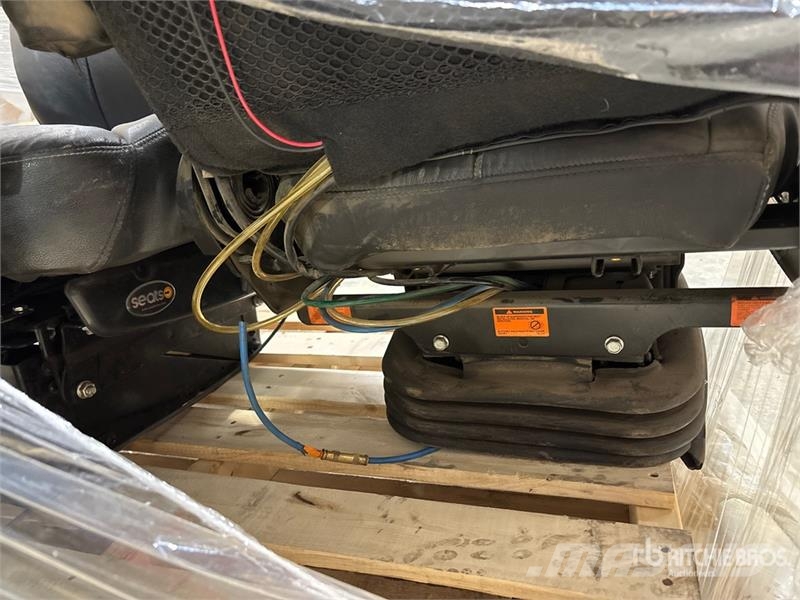  Quantity of (3) Truck Tractor Seats Andre komponenter