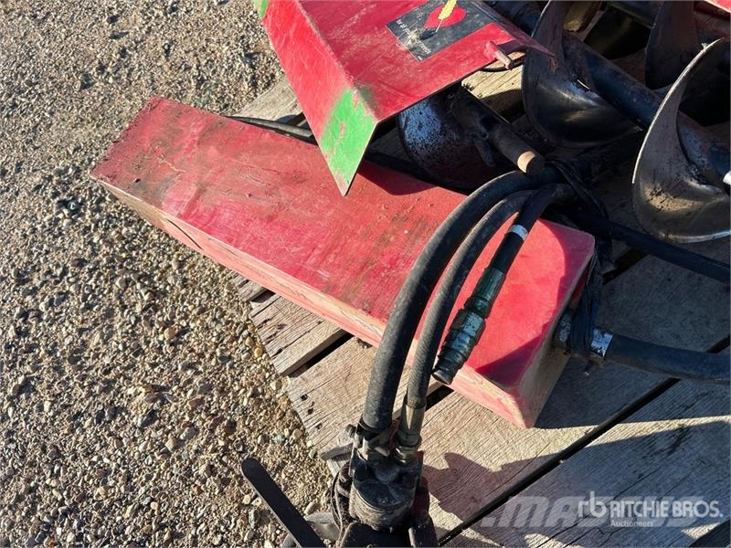 Quantity of (3) Wheatheart 30 in x 8 in Bin Sweep Egyéb mezőgazdasági gépek