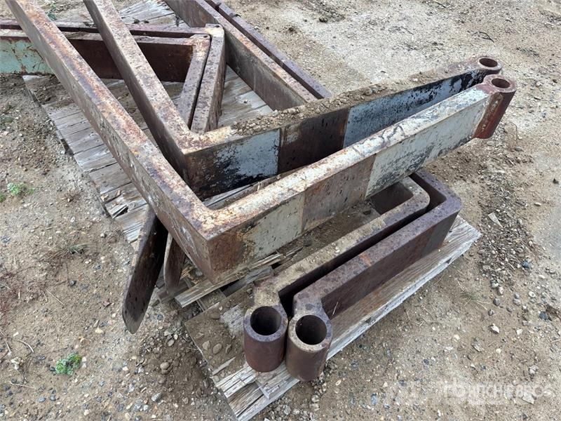 Quantity of (3) Wheel Loader Forks Fourche