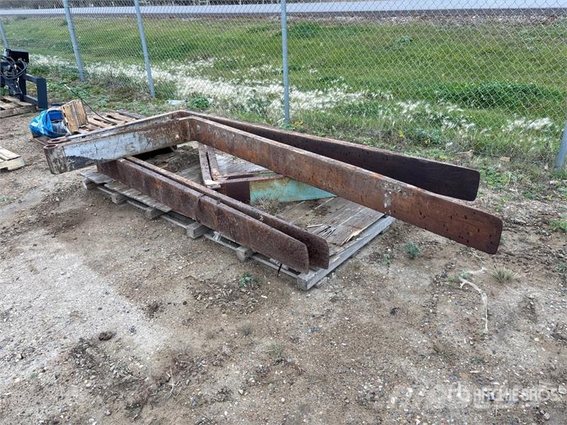 Quantity of (3) Wheel Loader Forks Fourche