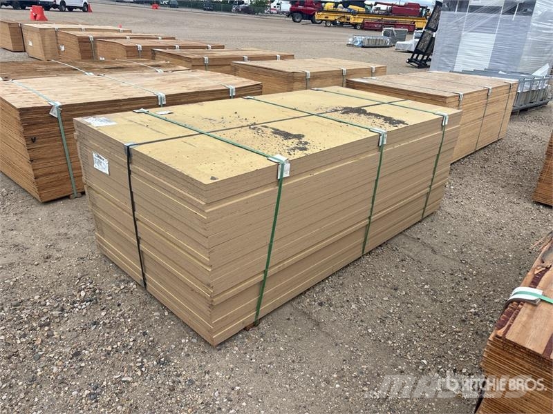  Quantity of (30) 1 1/8" 4x8 G2S (Good 2 Sides) Wit Ďalšie komponenty