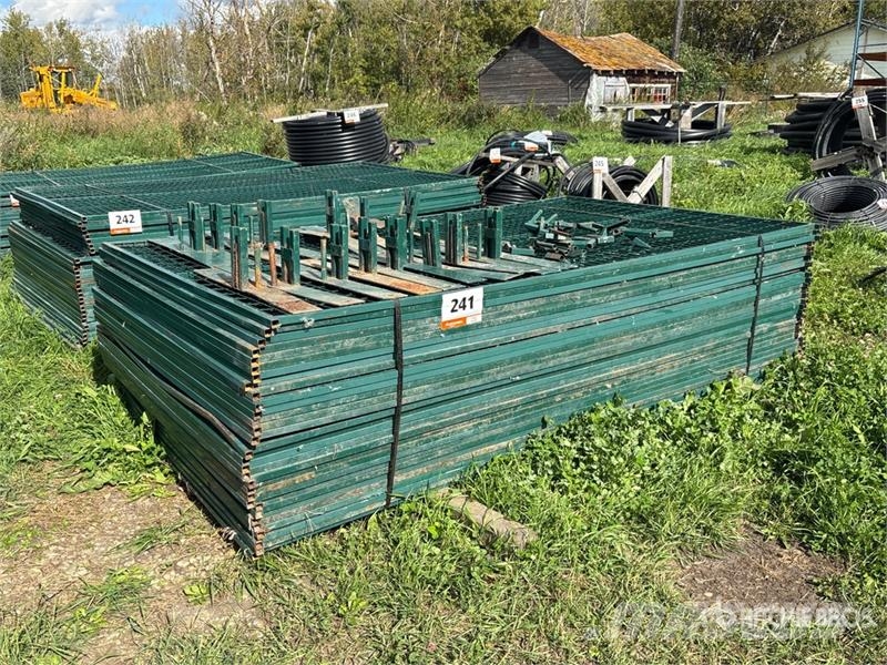 Quantity of (30) 118 in x 70 in Powder Coated Temp Компоненты строительной техники