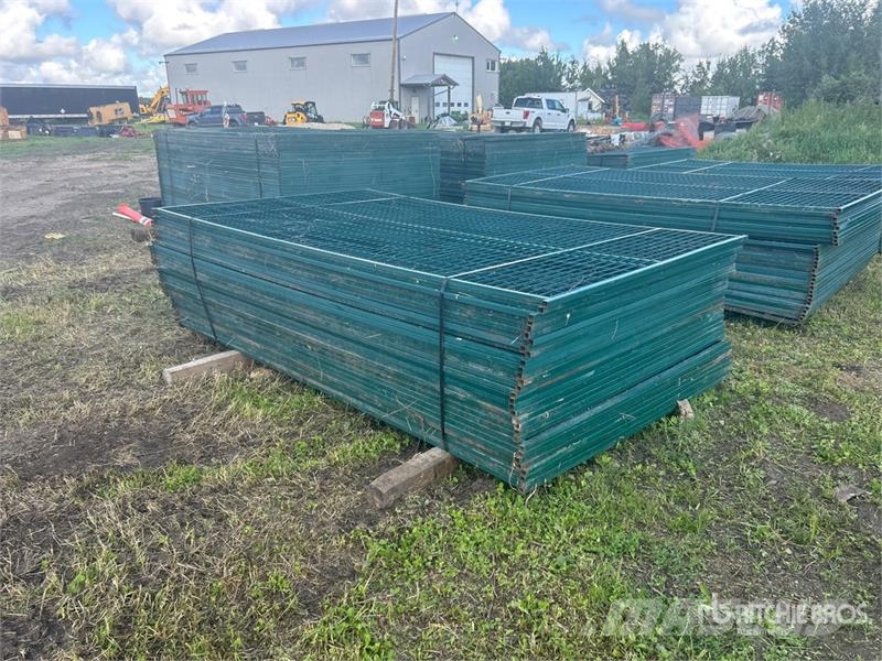 Quantity of (30) 118 in x 70 in Powder Coated Temp Компоненты строительной техники