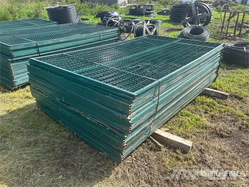 Quantity of (30) 118 in x 70 in Powder Coated Temp Компоненты строительной техники