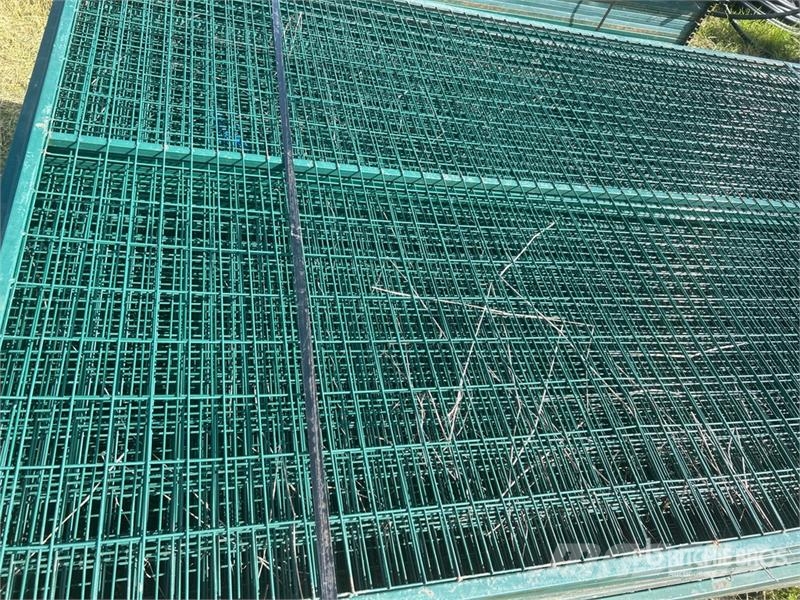 Quantity of (30) 118 in x 70 in Powder Coated Temp Компоненты строительной техники