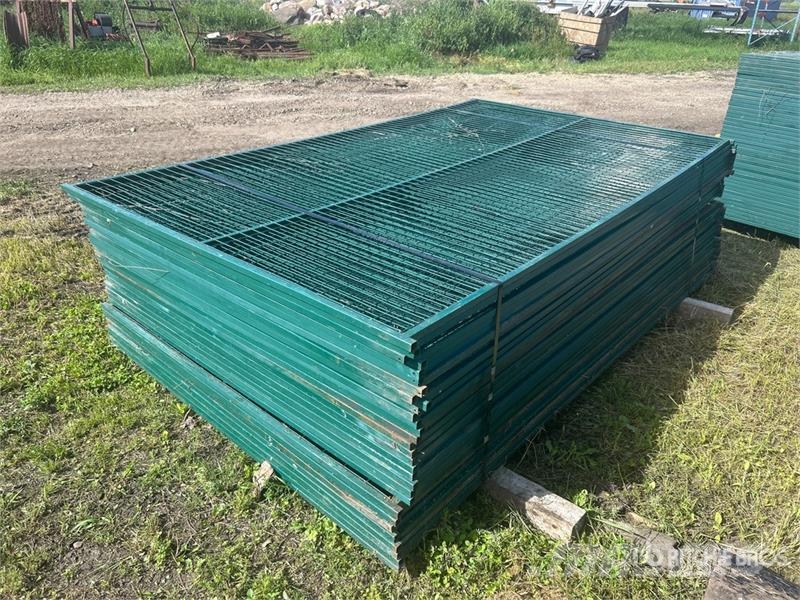 Quantity of (30) 118 in x 70 in Powder Coated Temp Компоненты строительной техники