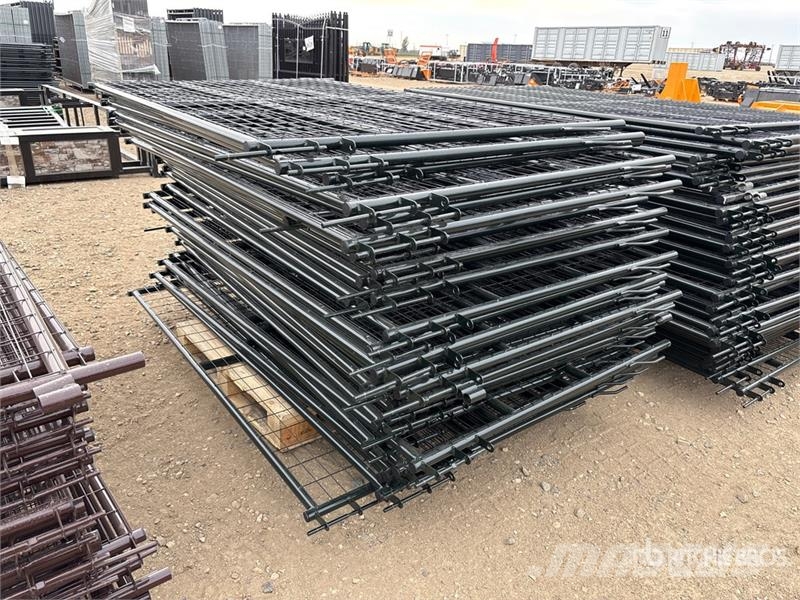  Quantity of (30)  BYT MSPP07 7 ft x 4 ft 3 in Mesh ماكينات وملحقات مواش أخرى
