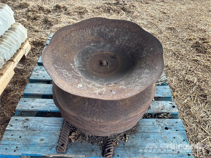 Quantity of (30) Cone Discs Lauksaimniecība- Citi